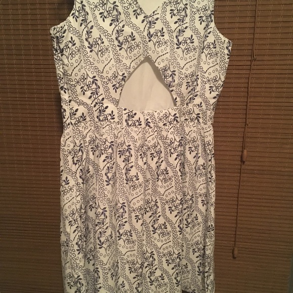 Loft Floral Cut Out Back Dress - Picture 5 of 5